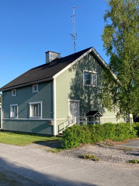 Property building, Day, Street view