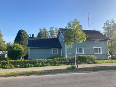 Property building, Spring, Street view