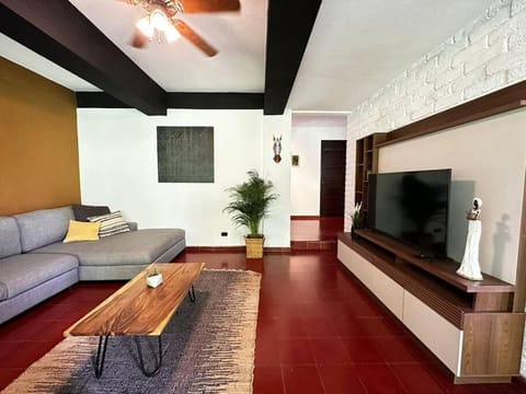 Outstanding House in San Benito! Haus in San Salvador