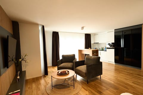 TV and multimedia, Kitchen or kitchenette, Living room, Seating area, Dining area, minibar, pet friendly