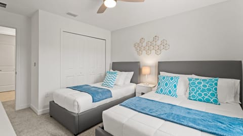 Stunning Townhouses 5 Minutes away Disney! Haus in Kissimmee