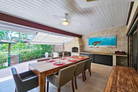 BBQ facilities, Dining area