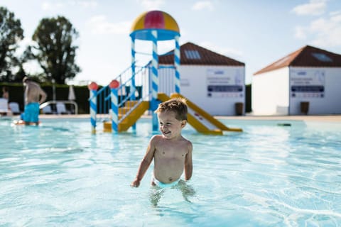 Swimming pool, children