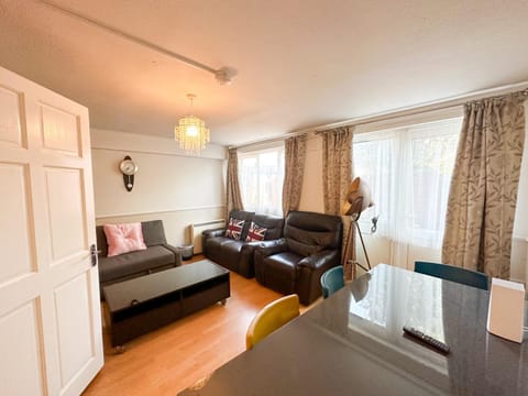 36 O’Leary square Apartment in London Borough of Hackney