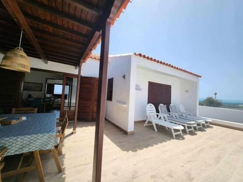 Villa Salada on the Ocean Shore House in Castillo Caleta de Fuste