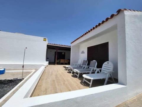 Villa Salada on the Ocean Shore House in Castillo Caleta de Fuste