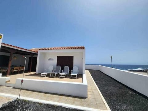 Villa Salada on the Ocean Shore House in Castillo Caleta de Fuste