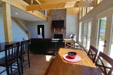 Peace of Heaven ~ Modern Chic Cabin w/ Majestic Mountain Views House in Swain County