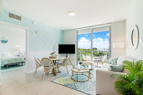 QUADRO RESIDENCES BY IONICA Condo in Miami