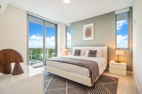 QUADRO RESIDENCES BY IONICA Condo in Miami