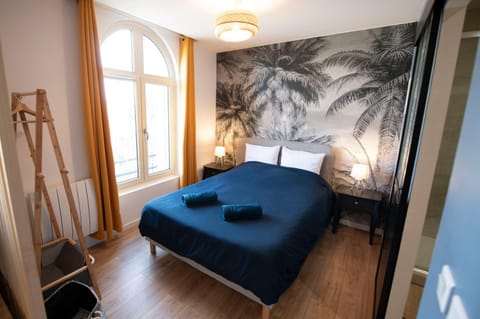 Bed, Day, Photo of the whole room, Bedroom