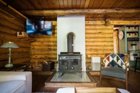 87SL - Starlink - Sauna - Pets OK - Sleeps 8 cabin House in Glacier