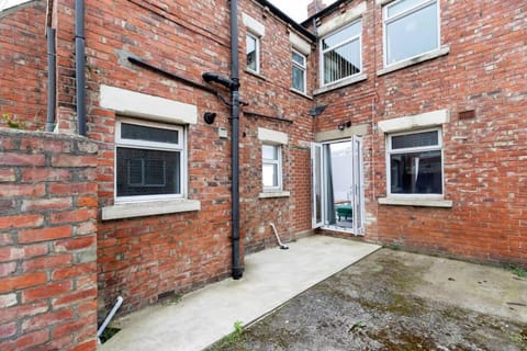Modern 2 Br Perfect For Family Friends And Workers Apartment in South Shields