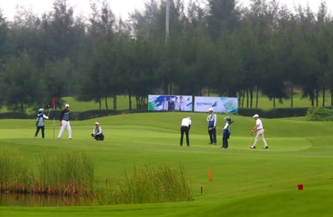 People, Golfcourse, Minigolf, group of guests