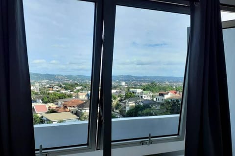 Condo with Mountain View in Quezon City Apartamento in Quezon City