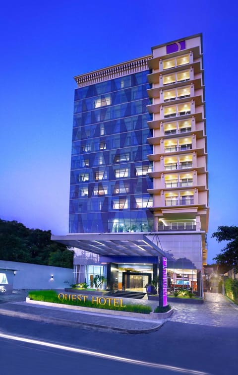 Quest Hotel Darmo - Surabaya by ASTON Hotel in Surabaya