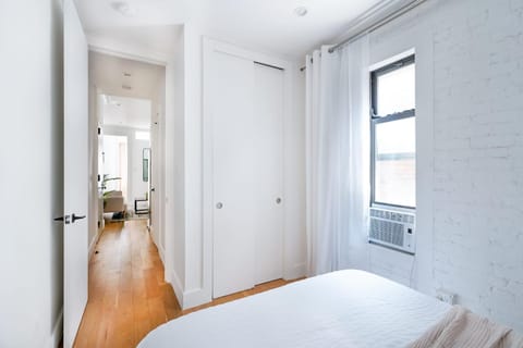 1290-7 New Renovated 2 Bedrooms in UES Condominio in Roosevelt Island