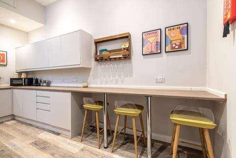 6-Bedroom Apartments at the Heart of Nottingham Condo in Nottingham
