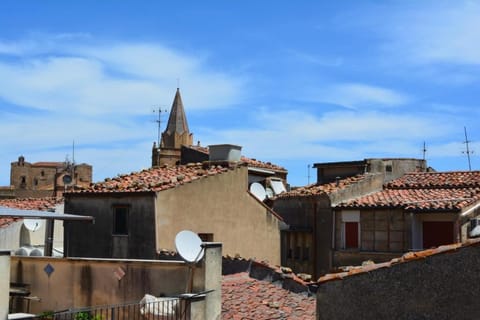 The House of Castle Apartments Appartement in Castelbuono