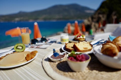 Beach, Sea view, Buffet breakfast