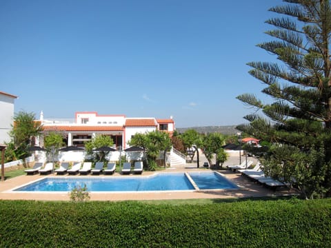 Property building, Day, Pool view, Swimming pool