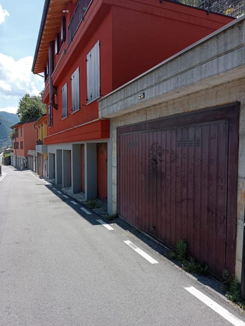 Street view, Parking