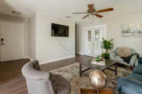 Cute downtown home by Depot Park Condo in Gainesville