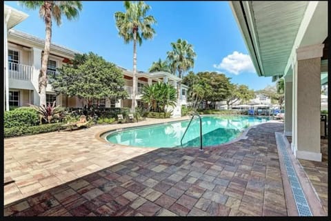 1 bedroom (2 Beds), 1 Bath with Kitchen at IMG Condo in Longboat Key