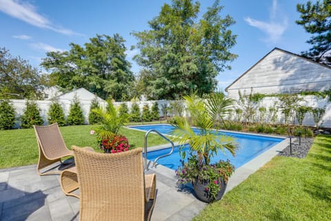 Sleek Long Branch Vacation Rental with Pool and Patio! Maison in Long Branch