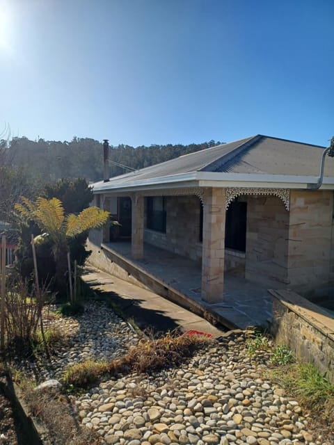 the tigers lair accomadation Casa in Mole Creek