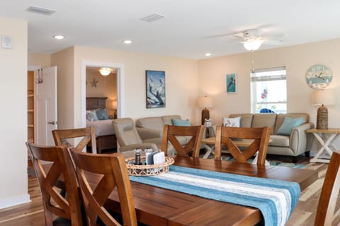 Pelican Roost E by Pristine Properties Vacation Rentals Apartment in Mexico Beach