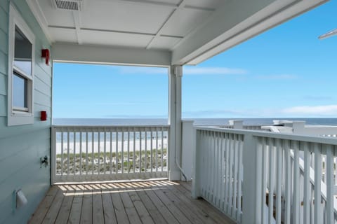 Pelican Roost E by Pristine Properties Vacation Rentals Apartment in Mexico Beach