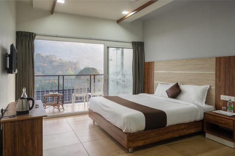 Bed, Natural landscape, TV and multimedia, View (from property/room), Balcony/Terrace, Photo of the whole room, Bedroom, Mountain view