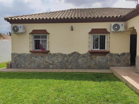 Chalet Tu Limonero Moradia in Chiclana de la Frontera