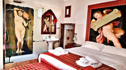 Shower, Bed, Photo of the whole room, Decorative detail, Bedroom, towels