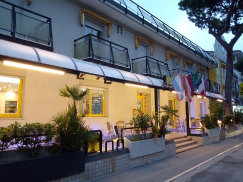 Hotel Marzia con Piscina Hotel in Riccione