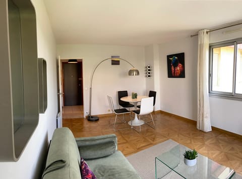 Appartement vue mer à 100m des plages, classé 4* Apartment in Biarritz