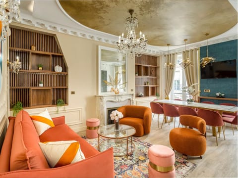 TV and multimedia, Living room, Seating area, Dining area