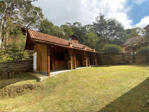 Property building, Patio, Day, Natural landscape, Garden, Balcony/Terrace, Garden view