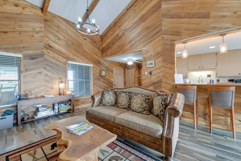 Cozy Waynesville Vacation Rental with Mountain Views House in Ivy Hill