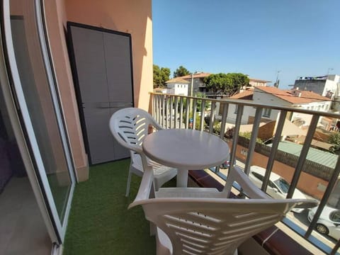 APARTAMENTO A 120 METROS DE LA PLAYA Apartment in Baix Penedès