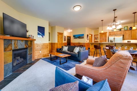 Boulders Truckee Condo Near Donner Lake and Skiing! Copropriété in Truckee