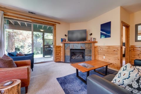 Boulders Truckee Condo Near Donner Lake and Skiing! Copropriété in Truckee