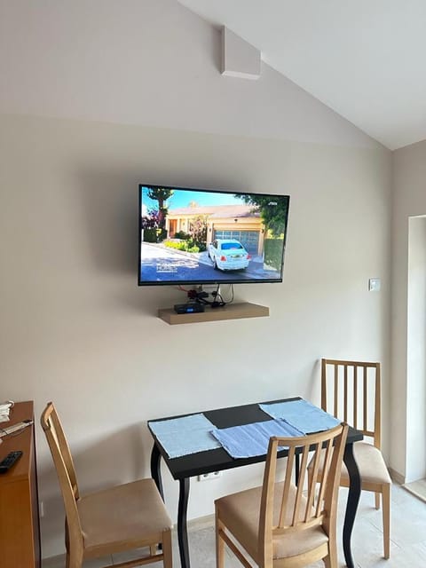 TV and multimedia, Dining area