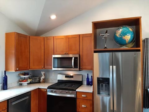 Kitchen or kitchenette, dishwasher, minibar, pet friendly, stove, toaster