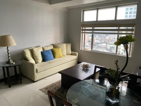 Cozy & Spacious 3BR unit in Manhattan Parkview Tower2 Apartment hotel in Pasig