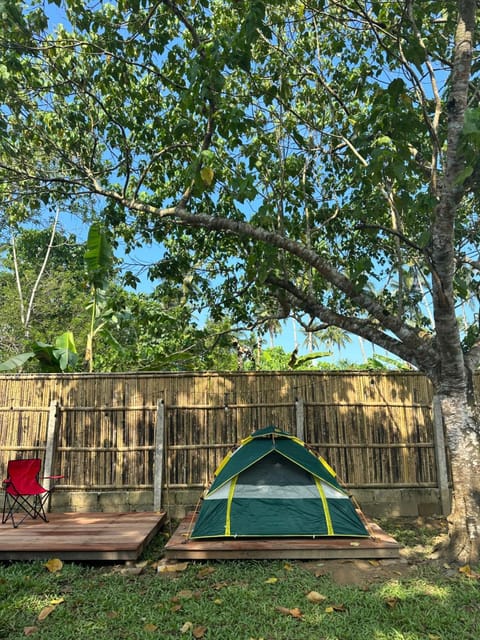 HIRAYA Camp Site - FREE use of SCOOTER for NIPA HUTS Campeggio /
resort per camper in El Nido