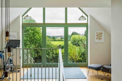 Elmcroft, Large House with Shepherds Hut House in North Dorset District