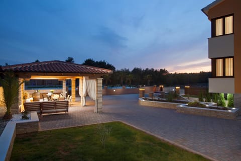 Property building, Garden, Garden view