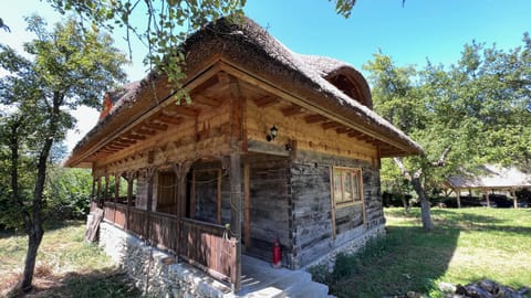 Complexul Turistic Căsuțele din grădină: Căsuța cu Stuf Country House in Timiș County